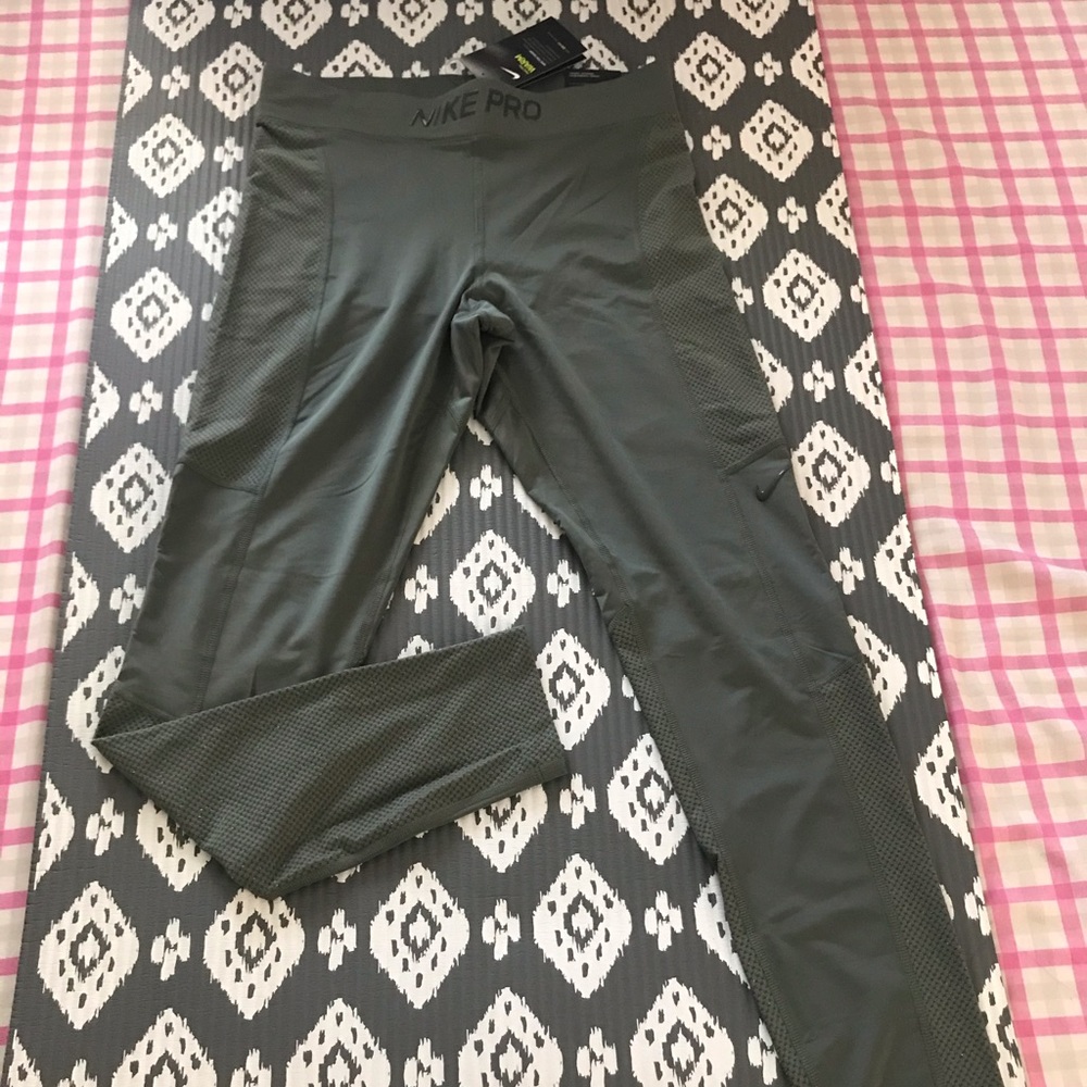 Nike Pro Tight Fit, Women’s Leggings Hyperwarm